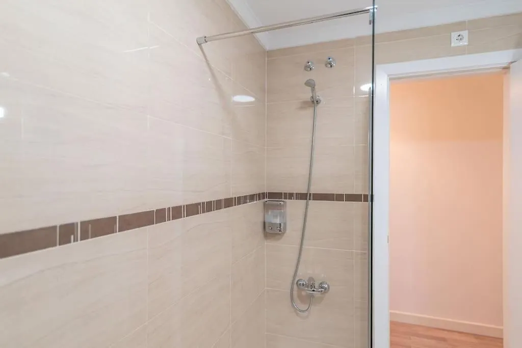 Apartment Near The City Centre + Free Parking مالقة