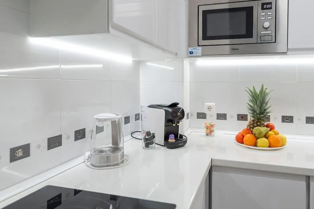 Apartment Near The City Centre + Free Parking مالقة 0*,
