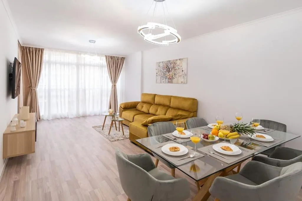 Apartment Near The City Centre + Free Parking مالقة 0*,  إسبانيا